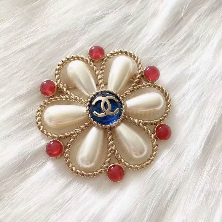 Chanel Brooch 423